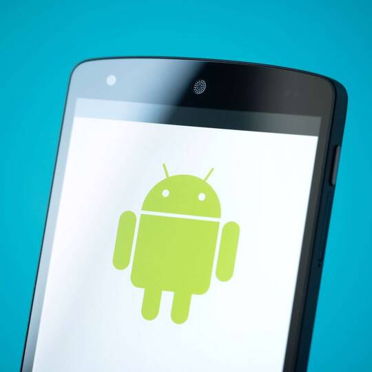 Smartphone mit Android Logo