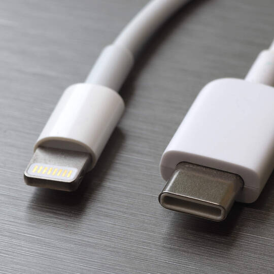 Lightning und USB-C Kabel