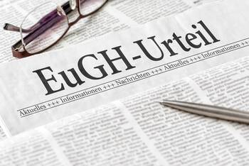 Zeitung mit der Aufschrift EuGH-Urteil