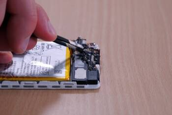 Lösen der Ladebuchse des Huawei P9