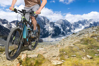 E-Mountainbike in den Alpen
