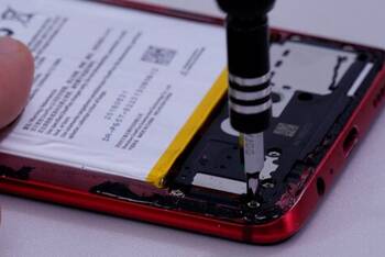 OnePlus 6 untere Abdeckung lösen