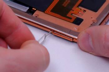Samsung Galaxy A50 SIM-Schlitten entfernen