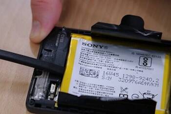 Sony Xperia E5 Akku herausnehmen
