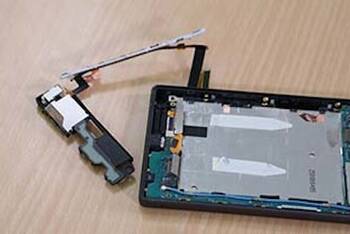 Den Lautsprecher des Sony Xperia Z5 ausbauen