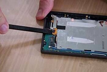 Die Verbindungen des Sony Xperia Z5 lösen
