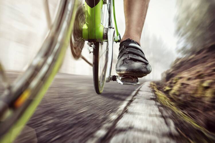 Nahaufnahme von Pedal eines Rennrades