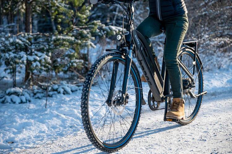 Fahrrad mit reTyre Modular Bicycle Tyres (Reifen mit Spikes)