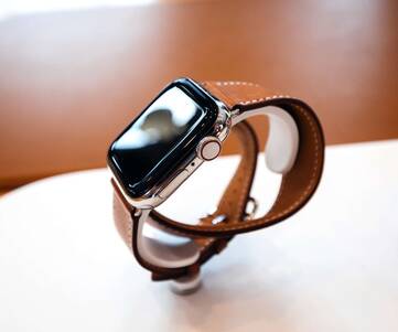 Apple Smartwatch der Hermès Kollektion mit Lederarmband