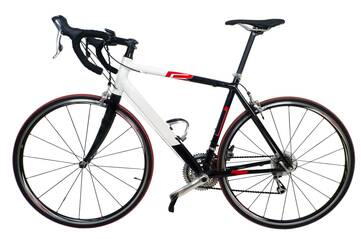 Rennrad in weiß, schwarz und rot auf weißem Hintergrund