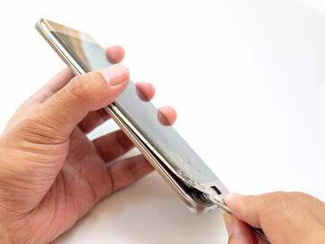 Das Display des Samsung Galaxy S6 edge wird repariert