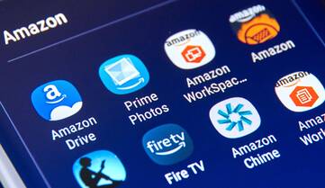 Smartphonedisplay zeigt Amazon-Apps