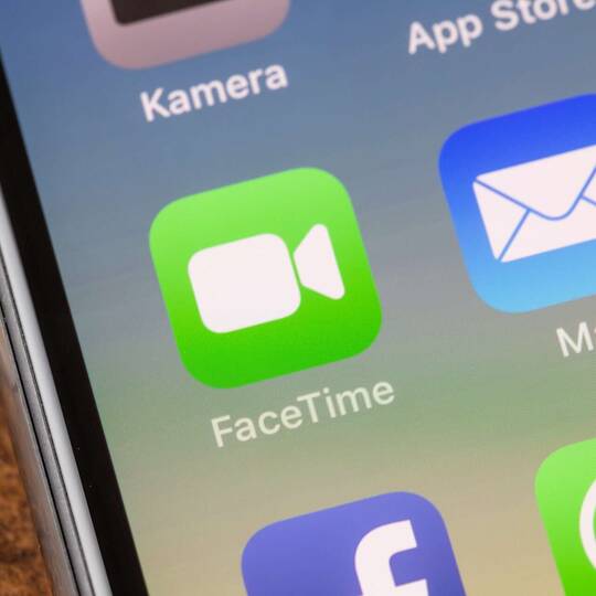 Bildschirm eines Smartphones mit FaceTime App