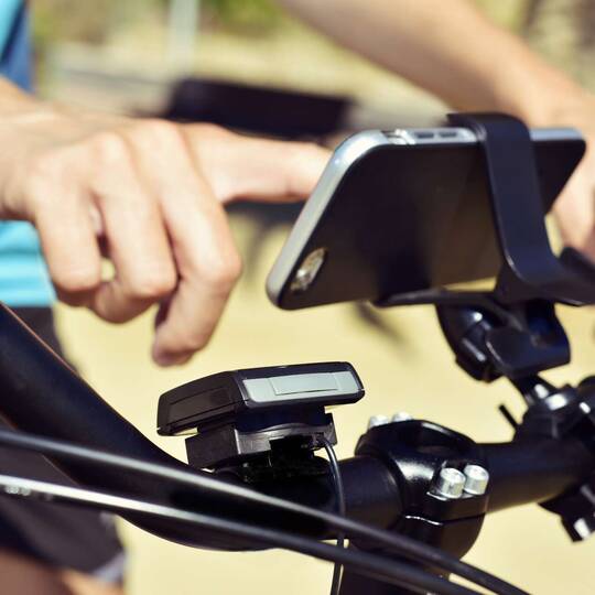Handy am Fahrrad laden Ladegeräte für Strom auf dem Bike