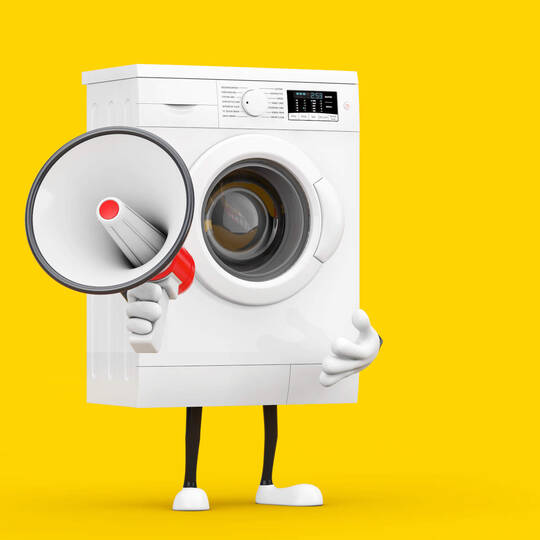 Waschmaschine mit Beinen und Megafon