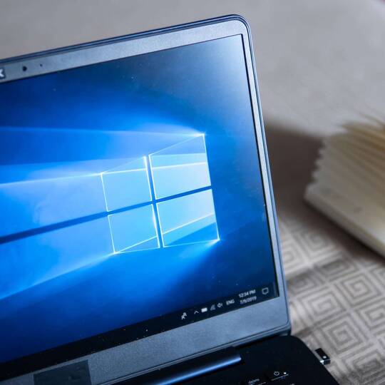 Laptop mit Windows 10 Betriebssystem